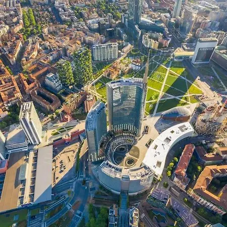 Duomo - Jacuzzi E Terrazzo - Cinema - Free Parking - Gym ميلان