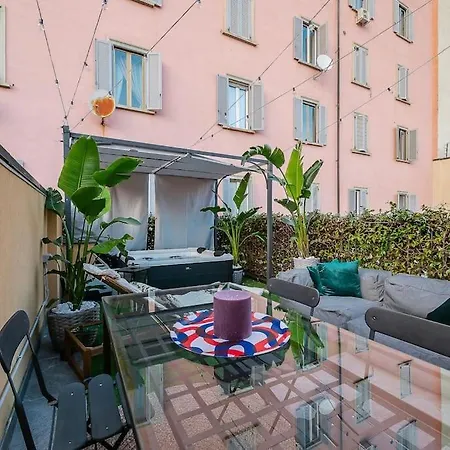 Βίλα Duomo - Jacuzzi E Terrazzo - Cinema - Free Parking - Gym