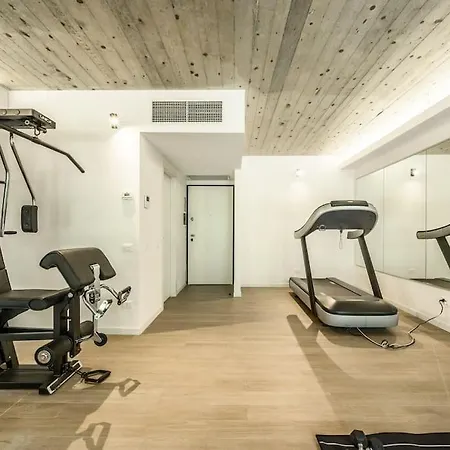 Duomo - Jacuzzi E Terrazzo - Cinema - Free Parking - Gym ミラノ