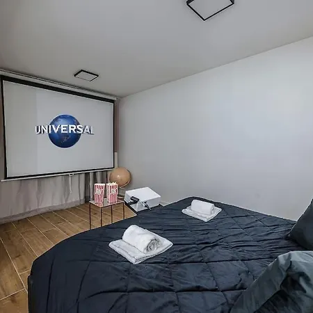 Duomo - Jacuzzi E Terrazzo - Cinema - Free Parking - Gym ヴィラ *