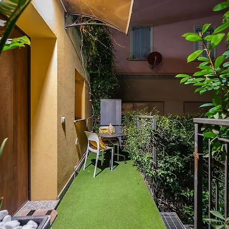 Duomo - Jacuzzi E Terrazzo - Cinema - Free Parking - Gym ヴィラ