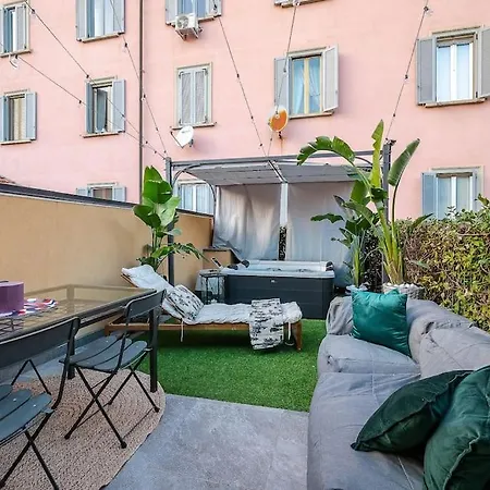 Duomo - Jacuzzi E Terrazzo - Cinema - Free Parking - Gym ヴィラ