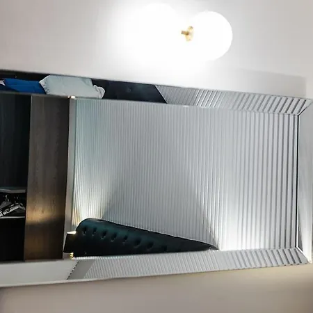 Duomo - Jacuzzi E Terrazzo - Cinema - Free Parking - Gym Milano